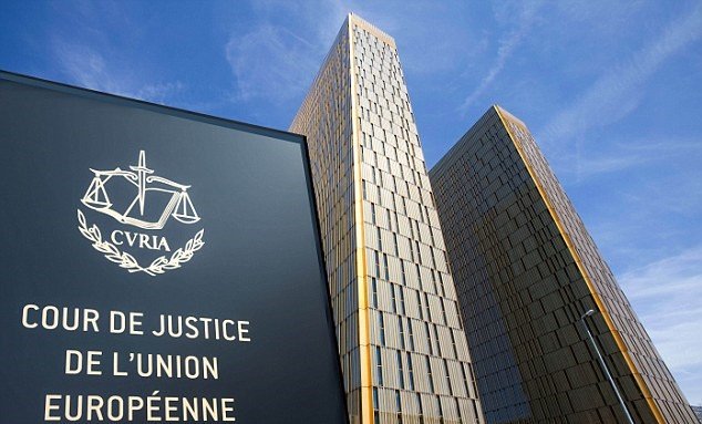La justicia europea respalda la devolución de lo cobrado por cláusulas abusivas sin importar que hayan pasado tres años