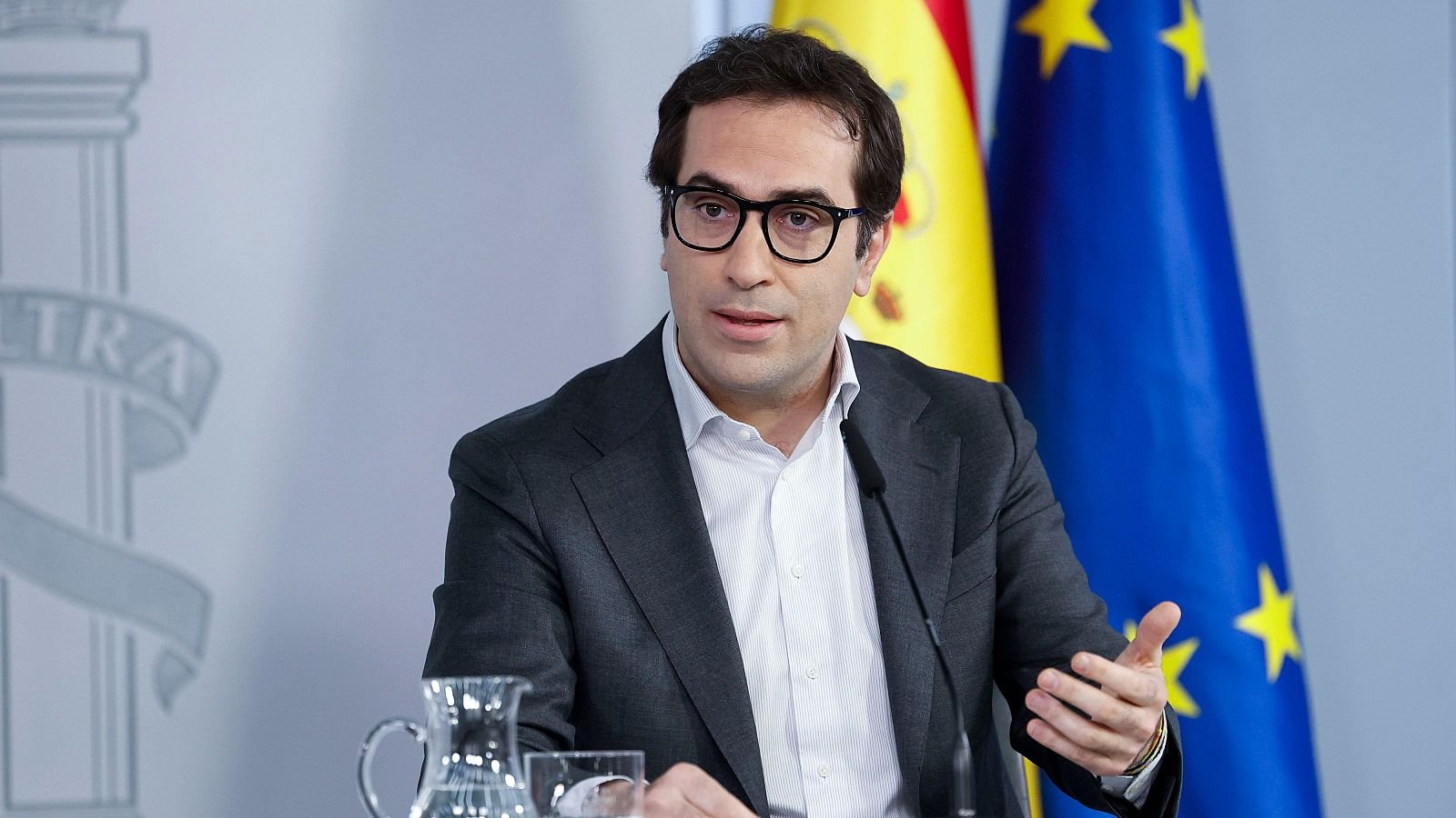 El Ejecutivo limita al 15% el alza del gas regulado, fija el bombona de butano en 19,55 euros y extiende el descuento al combustible tres meses más